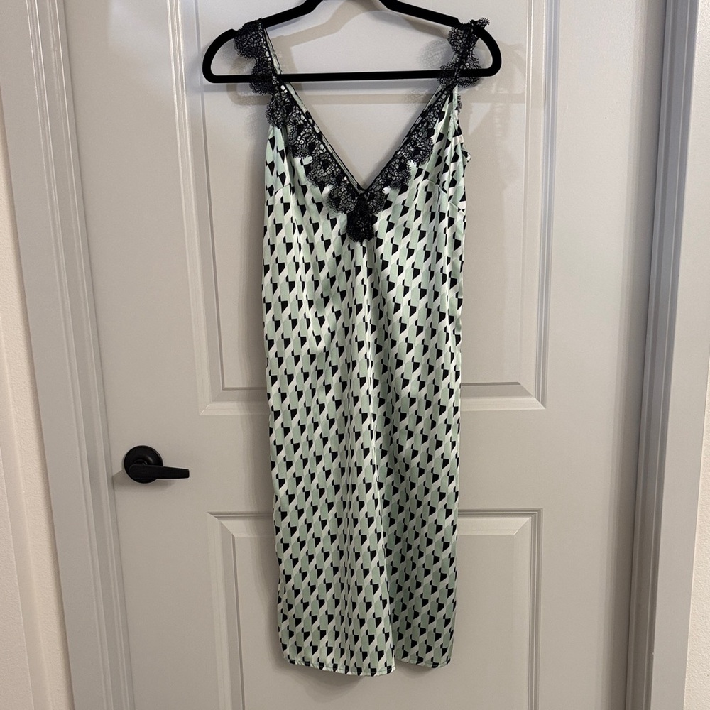 Elegant Black and White Lace Trim Nightgown